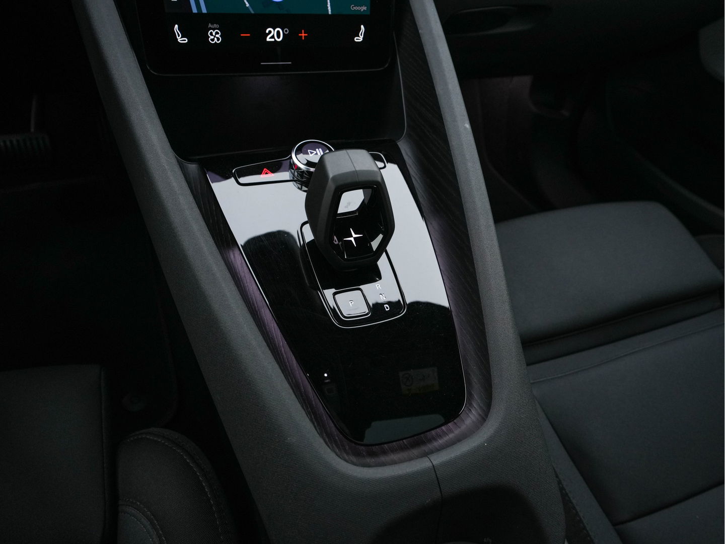 Polestar 2 Long Range Dual Motor Launch Edition 78kWh (3-Fase-11kW) {SOH-88%} Aut.*PANO | NAVI-FULLMAP | FULL-LED | ADAPTIVE-CRUISE | BLINDSPOT | TOPVIEW | KEYLESS | LANE-ASSIST | DIGI-COCKPIT | CARPLAY | DAB+ | HEATED-SPORTSEATS | CAMERA | MEMORY-PACK | PDC | 19''A