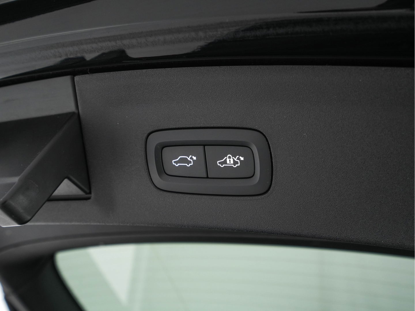 Polestar 2 Long Range Dual Motor Launch Edition 78kWh (3-Fase-11kW) {SOH-88%} Aut.*PANO | NAVI-FULLMAP | FULL-LED | ADAPTIVE-CRUISE | BLINDSPOT | TOPVIEW | KEYLESS | LANE-ASSIST | DIGI-COCKPIT | CARPLAY | DAB+ | HEATED-SPORTSEATS | CAMERA | MEMORY-PACK | PDC | 19''A