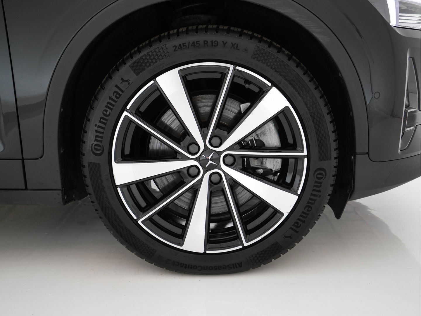 Polestar 2 Long Range Dual Motor Launch Edition 78kWh (3-Fase-11kW) {SOH-88%} Aut.*PANO | NAVI-FULLMAP | FULL-LED | ADAPTIVE-CRUISE | BLINDSPOT | TOPVIEW | KEYLESS | LANE-ASSIST | DIGI-COCKPIT | CARPLAY | DAB+ | HEATED-SPORTSEATS | CAMERA | MEMORY-PACK | PDC | 19''A