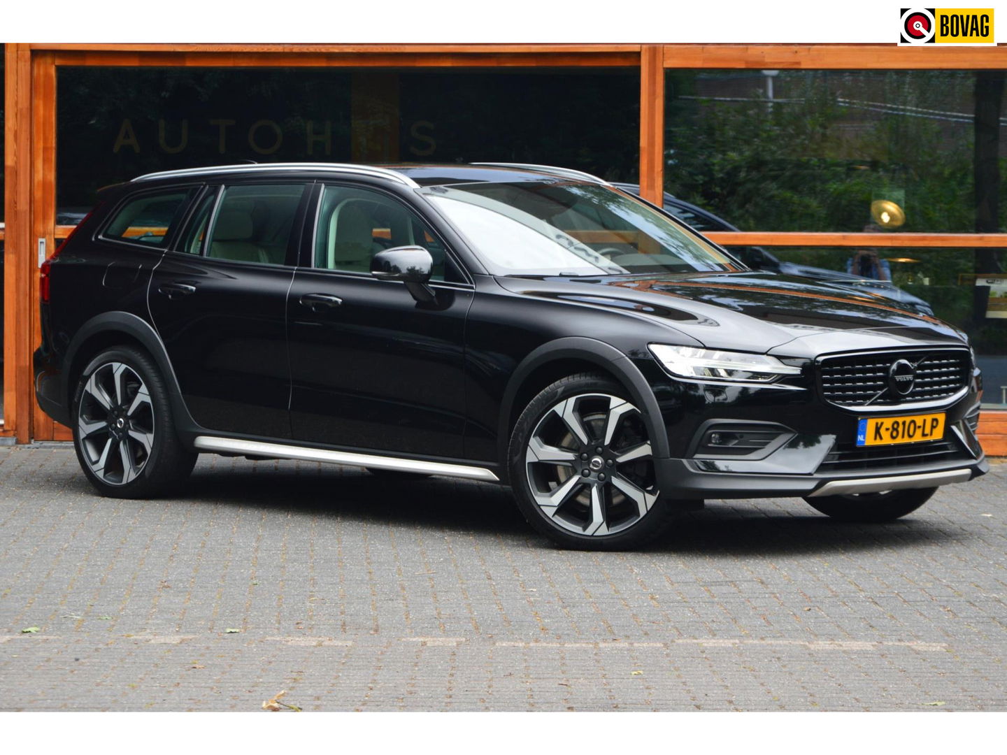 Volvo V60 Cross Country B5 AWD | Pilot-Assist | BLIS | Stoel + Stuur Verwarmd | Camera | Dealer onderhouden |