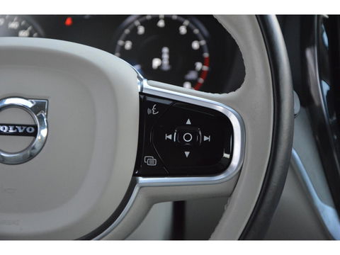 Volvo V60 Cross Country B5 AWD | Pilot-Assist | BLIS | Stoel + Stuur Verwarmd | Camera | Dealer onderhouden |