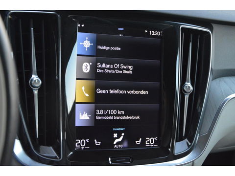 Volvo V60 Cross Country B5 AWD | Pilot-Assist | BLIS | Stoel + Stuur Verwarmd | Camera | Dealer onderhouden |