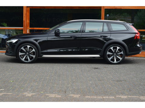 Volvo V60 Cross Country B5 AWD | Pilot-Assist | BLIS | Stoel + Stuur Verwarmd | Camera | Dealer onderhouden |