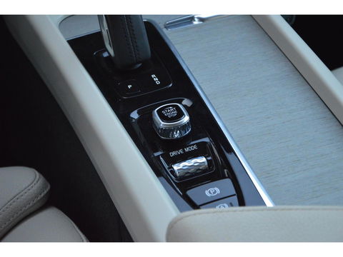 Volvo V60 Cross Country B5 AWD | Pilot-Assist | BLIS | Stoel + Stuur Verwarmd | Camera | Dealer onderhouden |