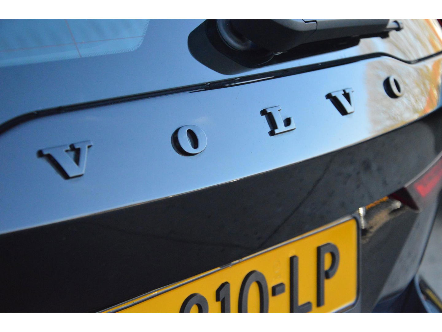 Volvo V60 Cross Country B5 AWD | Pilot-Assist | BLIS | Stoel + Stuur Verwarmd | Camera | Dealer onderhouden |