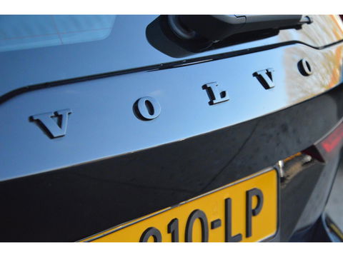 Volvo V60 Cross Country B5 AWD | Pilot-Assist | BLIS | Stoel + Stuur Verwarmd | Camera | Dealer onderhouden |