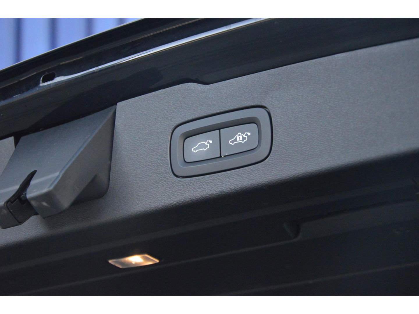 Volvo V60 Cross Country B5 AWD | Pilot-Assist | BLIS | Stoel + Stuur Verwarmd | Camera | Dealer onderhouden |