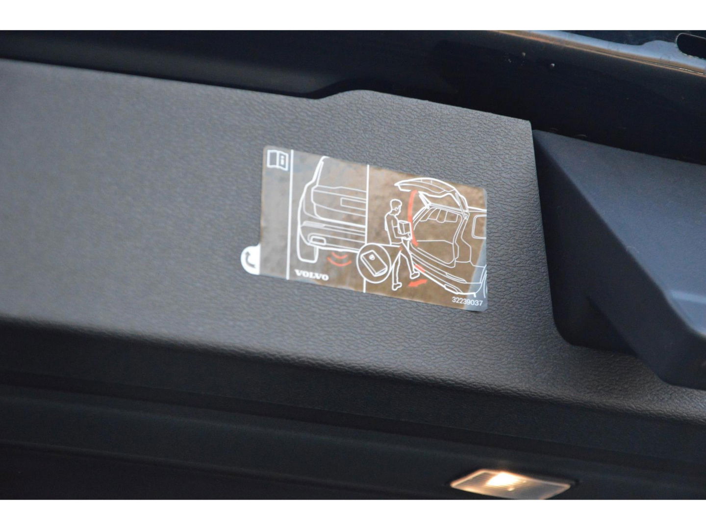 Volvo V60 Cross Country B5 AWD | Pilot-Assist | BLIS | Stoel + Stuur Verwarmd | Camera | Dealer onderhouden |