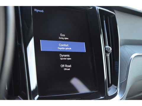 Volvo V60 Cross Country B5 AWD | Pilot-Assist | BLIS | Stoel + Stuur Verwarmd | Camera | Dealer onderhouden |