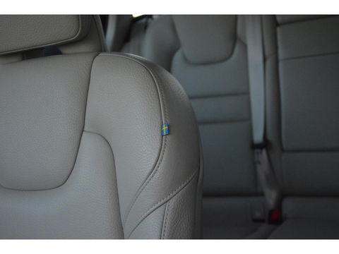 Volvo V60 Cross Country B5 AWD | Pilot-Assist | BLIS | Stoel + Stuur Verwarmd | Camera | Dealer onderhouden |