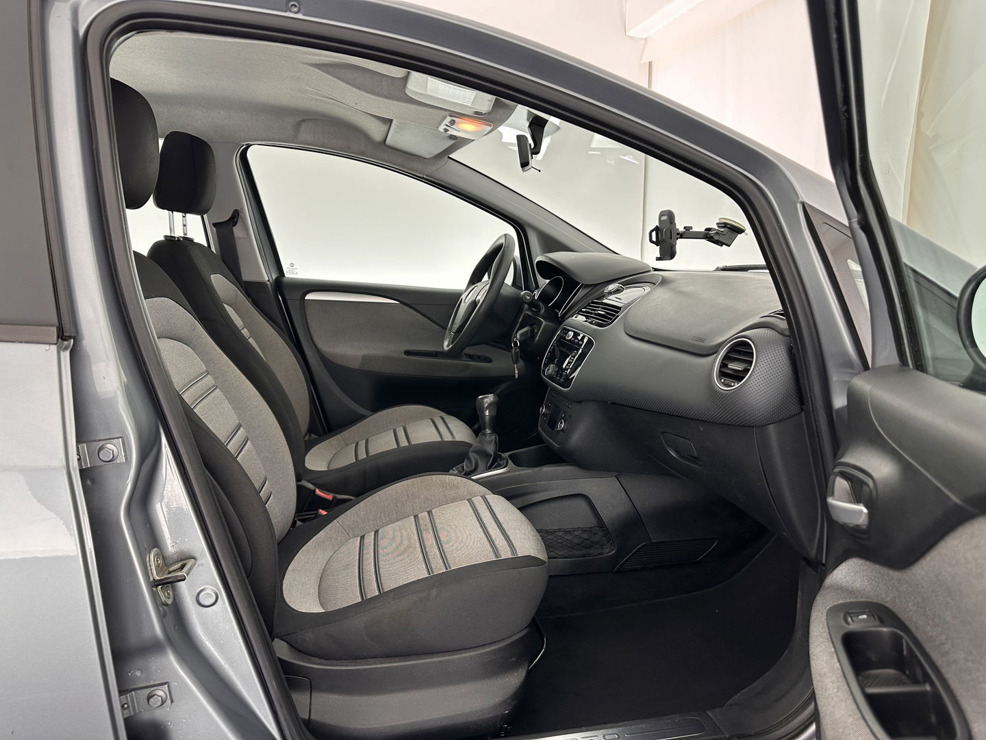 Fiat Punto Evo 1.3 M-Jet Dynamic *ECC | PDC | CRUISE | COMFORTSEATS | TOWBAR | RADIO-CD/MP3 | 15''ALU *