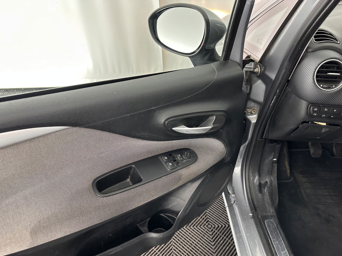 Fiat Punto Evo 1.3 M-Jet Dynamic *ECC | PDC | CRUISE | COMFORTSEATS | TOWBAR | RADIO-CD/MP3 | 15''ALU *