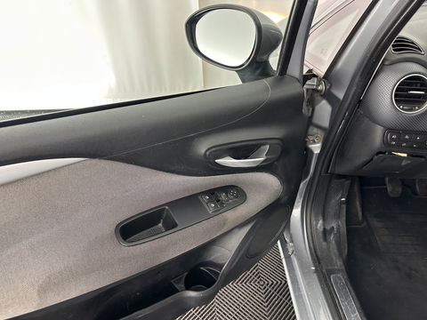 Fiat Punto Evo 1.3 M-Jet Dynamic *ECC | PDC | CRUISE | COMFORTSEATS | TOWBAR | RADIO-CD/MP3 | 15''ALU *