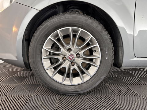 Fiat Punto Evo 1.3 M-Jet Dynamic *ECC | PDC | CRUISE | COMFORTSEATS | TOWBAR | RADIO-CD/MP3 | 15''ALU *