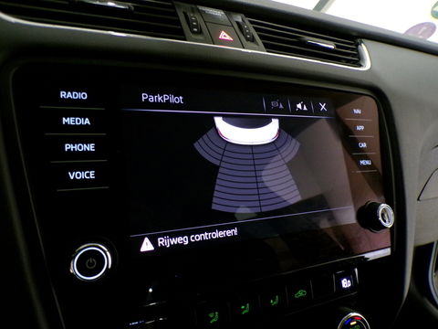 Škoda Octavia 1.0 TSI 116PK Greentech Ambition Business "Origineel NL!" Automaat! RS-Stoelen Apple-carplay Parkeersensor Navigatie