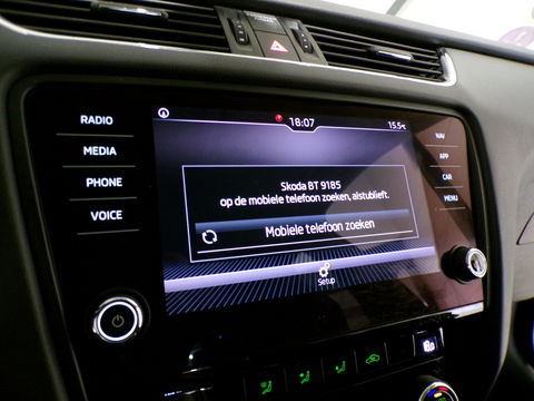 Škoda Octavia 1.0 TSI 116PK Greentech Ambition Business "Origineel NL!" Automaat! RS-Stoelen Apple-carplay Parkeersensor Navigatie