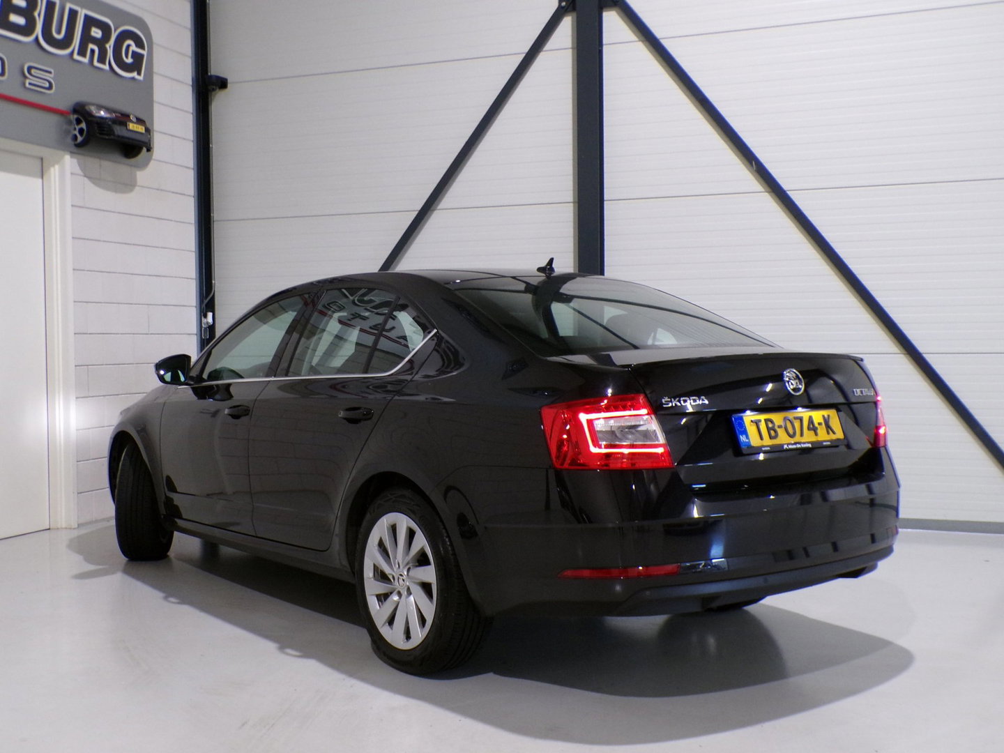 Škoda Octavia 1.0 TSI 116PK Greentech Ambition Business "Origineel NL!" Automaat! RS-Stoelen Apple-carplay Parkeersensor Navigatie