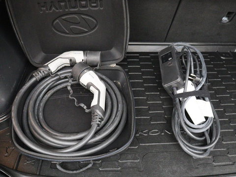 Hyundai KONA EV Fashion 64 kWh | SOH 100% | 3 Fase | Head-Up | Warmtepomp | Adaptive cruise | Camera | Carplay | Keyless | Full LED | Navigatie | Climate control