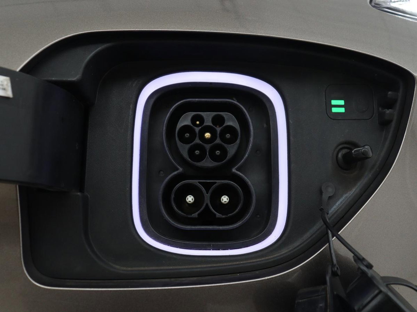 Hyundai KONA EV Fashion 64 kWh | SOH 100% | 3 Fase | Head-Up | Warmtepomp | Adaptive cruise | Camera | Carplay | Keyless | Full LED | Navigatie | Climate control