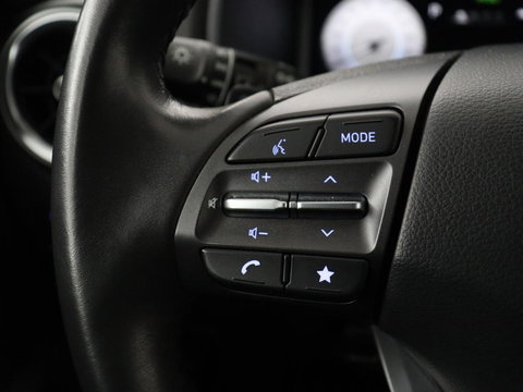 Hyundai KONA EV Fashion 64 kWh | SOH 100% | 3 Fase | Head-Up | Warmtepomp | Adaptive cruise | Camera | Carplay | Keyless | Full LED | Navigatie | Climate control
