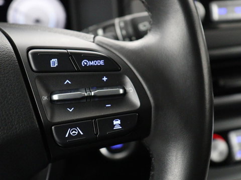 Hyundai KONA EV Fashion 64 kWh | SOH 100% | 3 Fase | Head-Up | Warmtepomp | Adaptive cruise | Camera | Carplay | Keyless | Full LED | Navigatie | Climate control