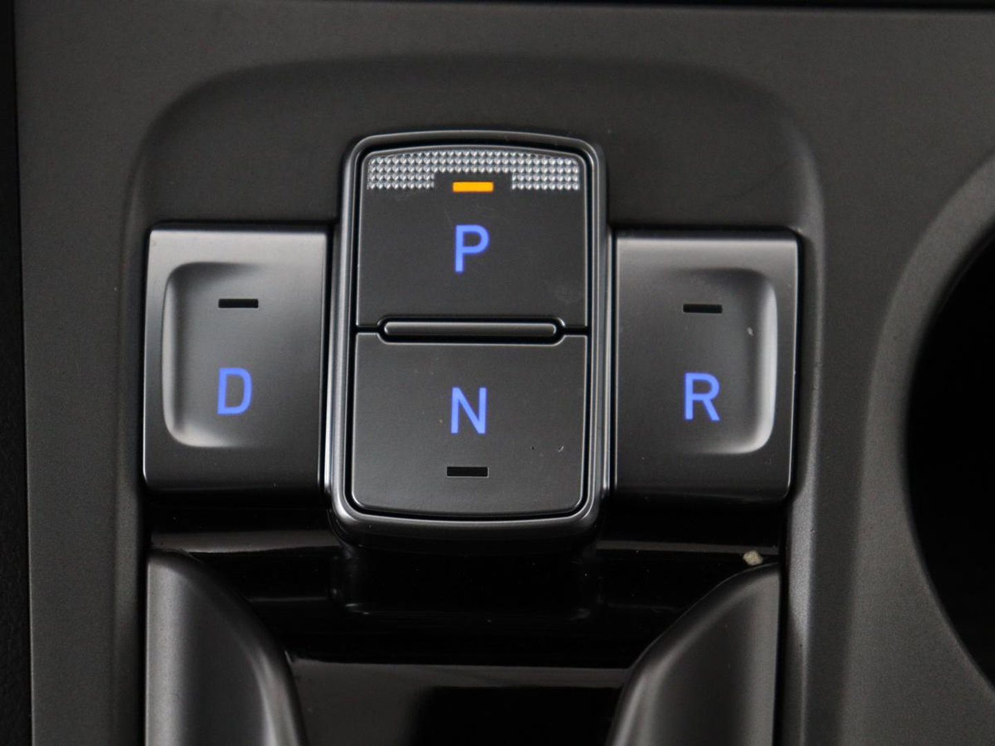 Hyundai KONA EV Fashion 64 kWh | SOH 100% | 3 Fase | Head-Up | Warmtepomp | Adaptive cruise | Camera | Carplay | Keyless | Full LED | Navigatie | Climate control