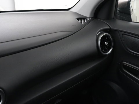 Hyundai KONA EV Fashion 64 kWh | SOH 100% | 3 Fase | Head-Up | Warmtepomp | Adaptive cruise | Camera | Carplay | Keyless | Full LED | Navigatie | Climate control