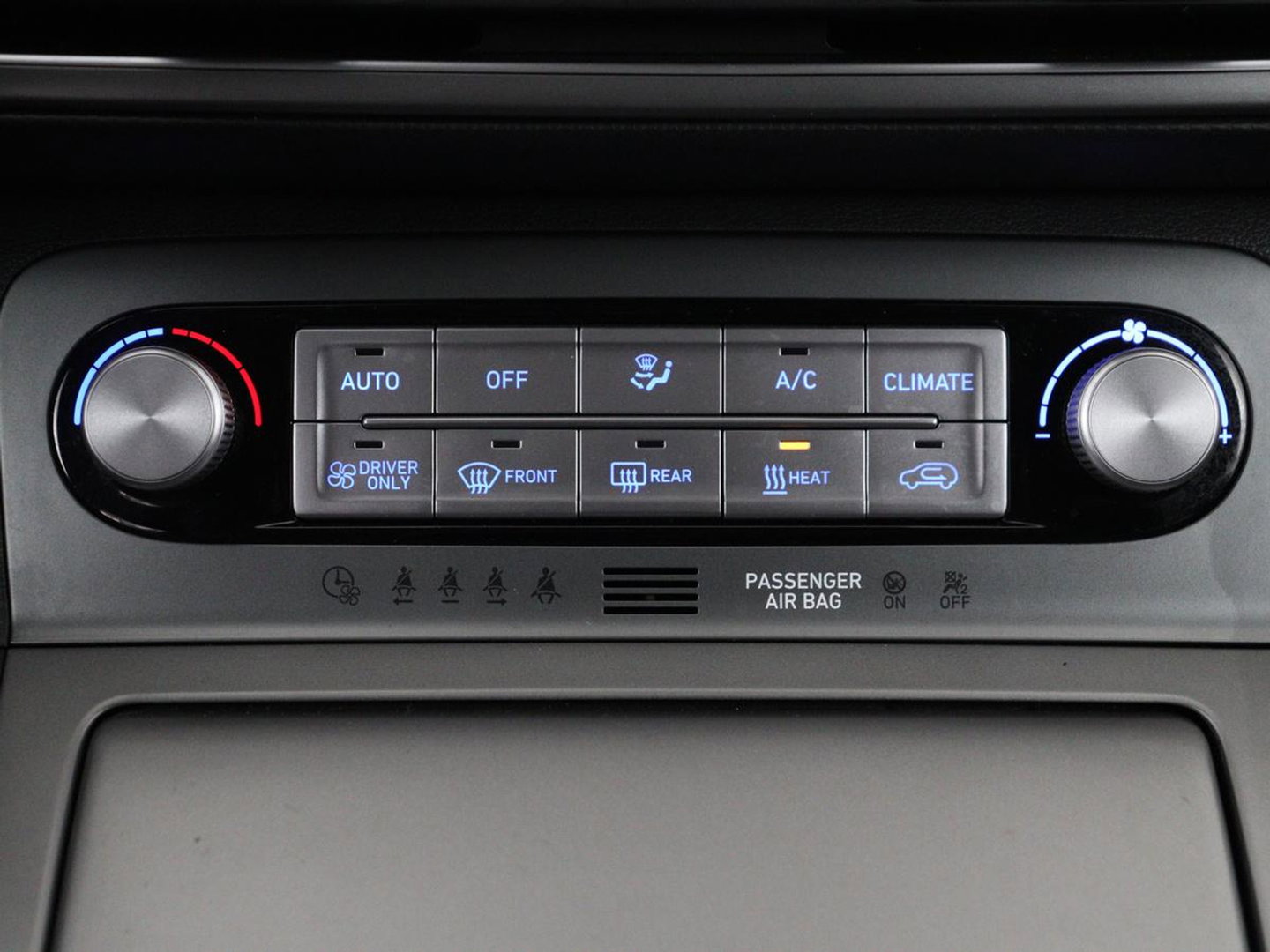 Hyundai KONA EV Fashion 64 kWh | SOH 100% | 3 Fase | Head-Up | Warmtepomp | Adaptive cruise | Camera | Carplay | Keyless | Full LED | Navigatie | Climate control