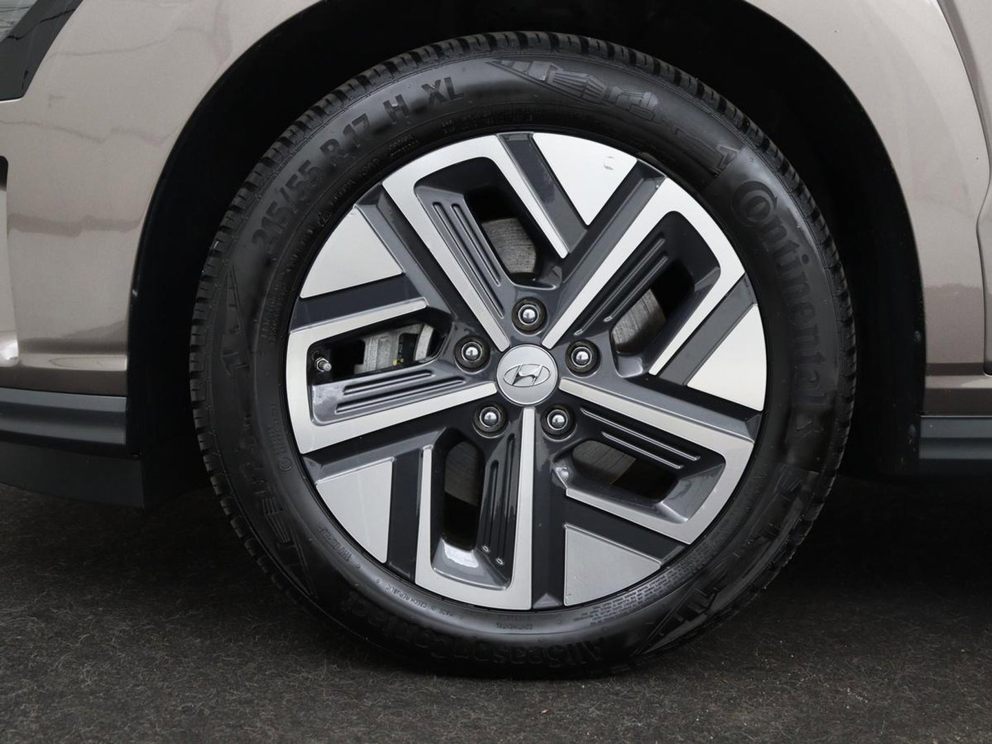 Hyundai KONA EV Fashion 64 kWh | SOH 100% | 3 Fase | Head-Up | Warmtepomp | Adaptive cruise | Camera | Carplay | Keyless | Full LED | Navigatie | Climate control