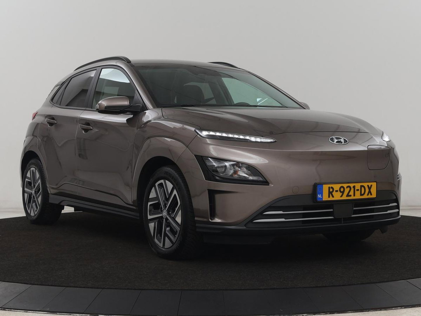 Hyundai KONA EV Fashion 64 kWh | SOH 100% | 3 Fase | Head-Up | Warmtepomp | Adaptive cruise | Camera | Carplay | Keyless | Full LED | Navigatie | Climate control