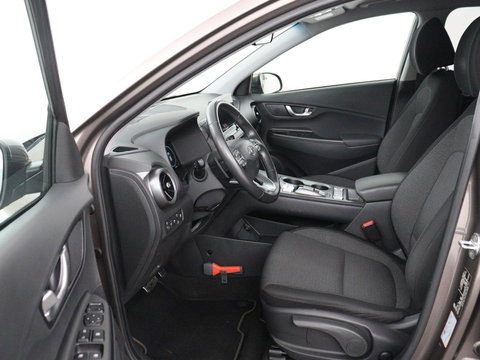 Hyundai KONA EV Fashion 64 kWh | SOH 100% | 3 Fase | Head-Up | Warmtepomp | Adaptive cruise | Camera | Carplay | Keyless | Full LED | Navigatie | Climate control