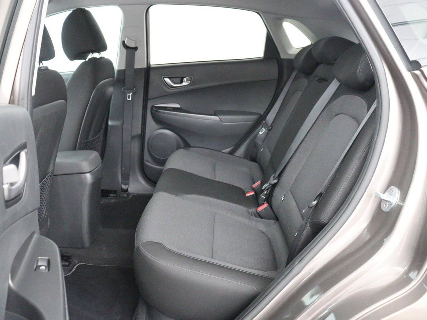 Hyundai KONA EV Fashion 64 kWh | SOH 100% | 3 Fase | Head-Up | Warmtepomp | Adaptive cruise | Camera | Carplay | Keyless | Full LED | Navigatie | Climate control