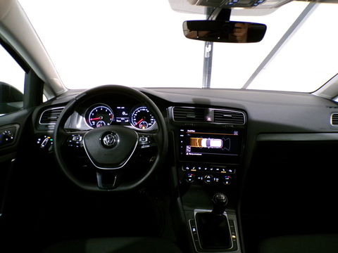 Volkswagen Golf 1.0 TSI Comfortline Apple-carplay Stoelverwarming Achteruitrijcamera 19"Velgen Parkeersensoren Adaptive-cruise DAB