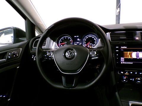 Volkswagen Golf 1.0 TSI Comfortline Apple-carplay Stoelverwarming Achteruitrijcamera 19"Velgen Parkeersensoren Adaptive-cruise DAB