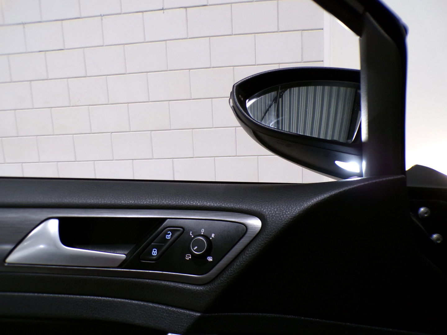 Volkswagen Golf 1.0 TSI Comfortline Apple-carplay Stoelverwarming Achteruitrijcamera 19"Velgen Parkeersensoren Adaptive-cruise DAB