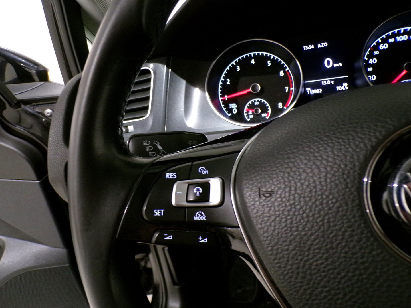 Volkswagen Golf 1.0 TSI Comfortline Apple-carplay Stoelverwarming Achteruitrijcamera 19"Velgen Parkeersensoren Adaptive-cruise DAB