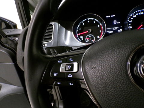 Volkswagen Golf 1.0 TSI Comfortline Apple-carplay Stoelverwarming Achteruitrijcamera 19"Velgen Parkeersensoren Adaptive-cruise DAB