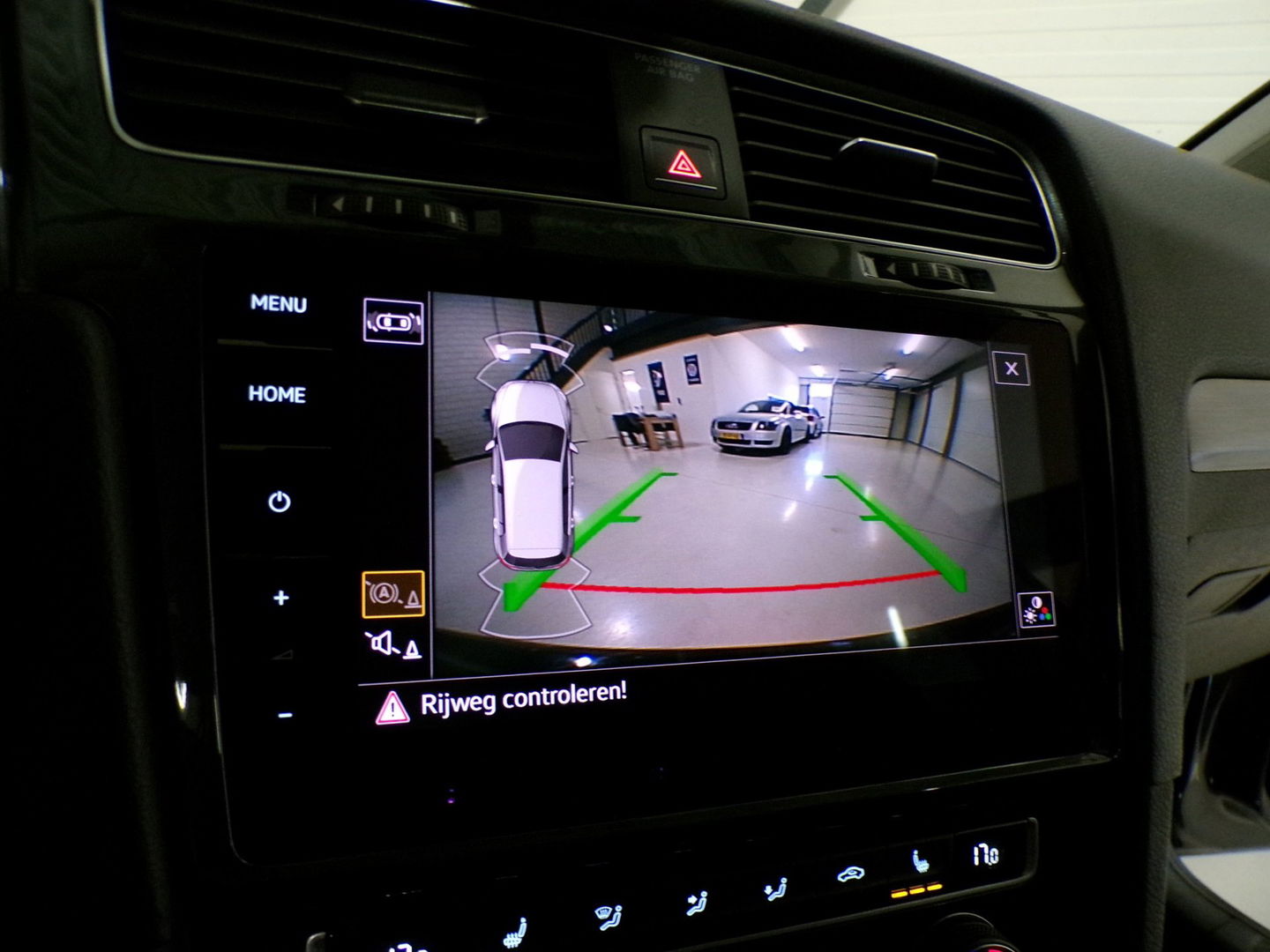 Volkswagen Golf 1.0 TSI Comfortline Apple-carplay Stoelverwarming Achteruitrijcamera 19"Velgen Parkeersensoren Adaptive-cruise DAB