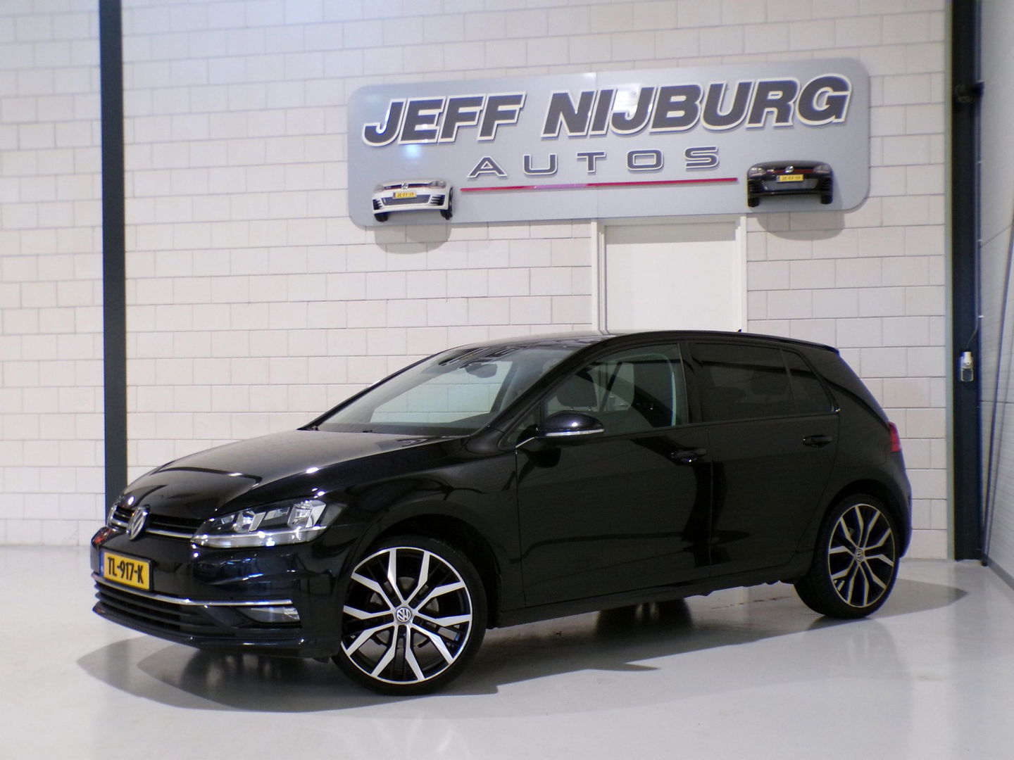 Volkswagen Golf 1.0 TSI Comfortline Apple-carplay Stoelverwarming Achteruitrijcamera 19"Velgen Parkeersensoren Adaptive-cruise DAB