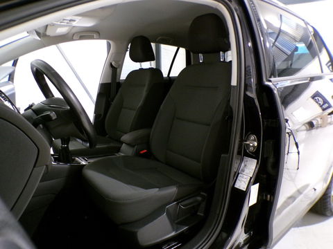 Volkswagen Golf 1.0 TSI Comfortline Apple-carplay Stoelverwarming Achteruitrijcamera 19"Velgen Parkeersensoren Adaptive-cruise DAB