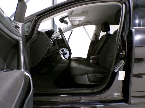 Volkswagen Golf 1.0 TSI Comfortline Apple-carplay Stoelverwarming Achteruitrijcamera 19"Velgen Parkeersensoren Adaptive-cruise DAB