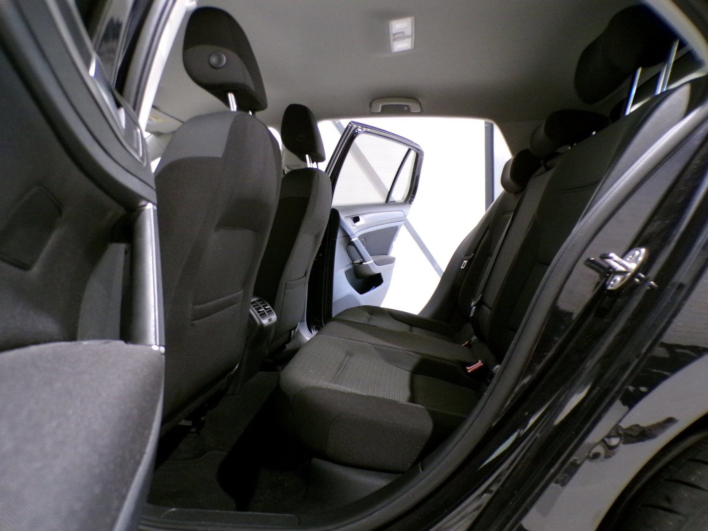 Volkswagen Golf 1.0 TSI Comfortline Apple-carplay Stoelverwarming Achteruitrijcamera 19"Velgen Parkeersensoren Adaptive-cruise DAB