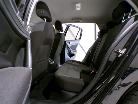 Volkswagen Golf 1.0 TSI Comfortline Apple-carplay Stoelverwarming Achteruitrijcamera 19"Velgen Parkeersensoren Adaptive-cruise DAB