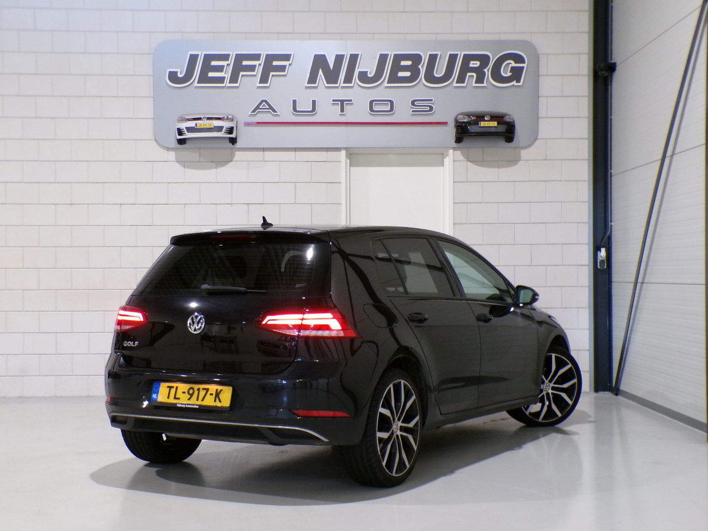 Volkswagen Golf 1.0 TSI Comfortline Apple-carplay Stoelverwarming Achteruitrijcamera 19"Velgen Parkeersensoren Adaptive-cruise DAB