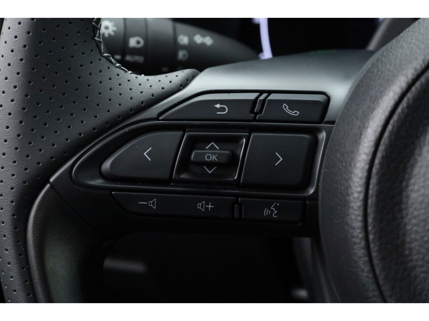 Toyota Aygo X Hybrid 115 GR Sport | Direct Leverbaar | Camera | Adapt. Cruise | JBL Audio | Keyless | Stoelverw. | Apple CarPlay |