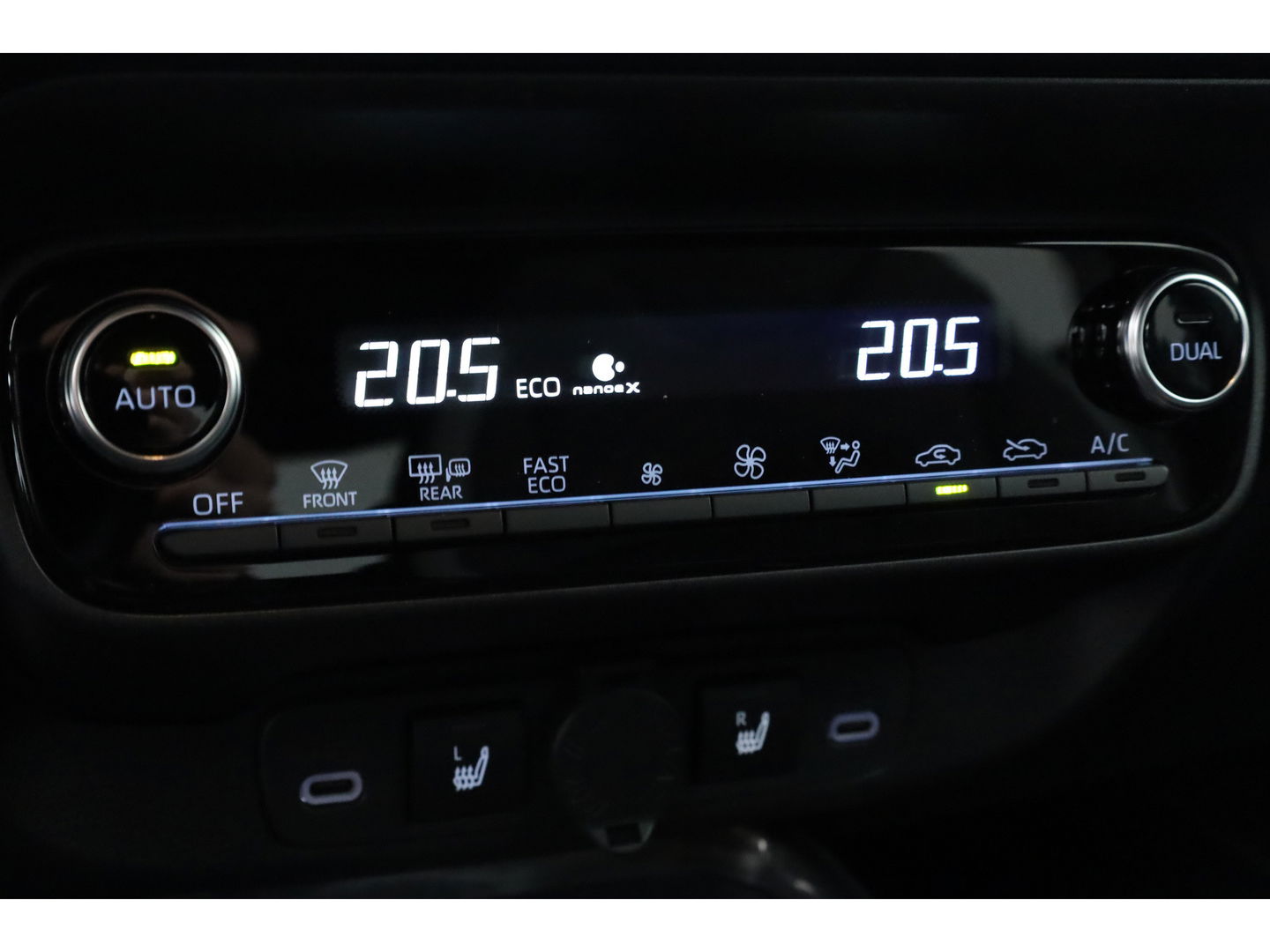 Toyota Aygo X Hybrid 115 GR Sport | Direct Leverbaar | Camera | Adapt. Cruise | JBL Audio | Keyless | Stoelverw. | Apple CarPlay |