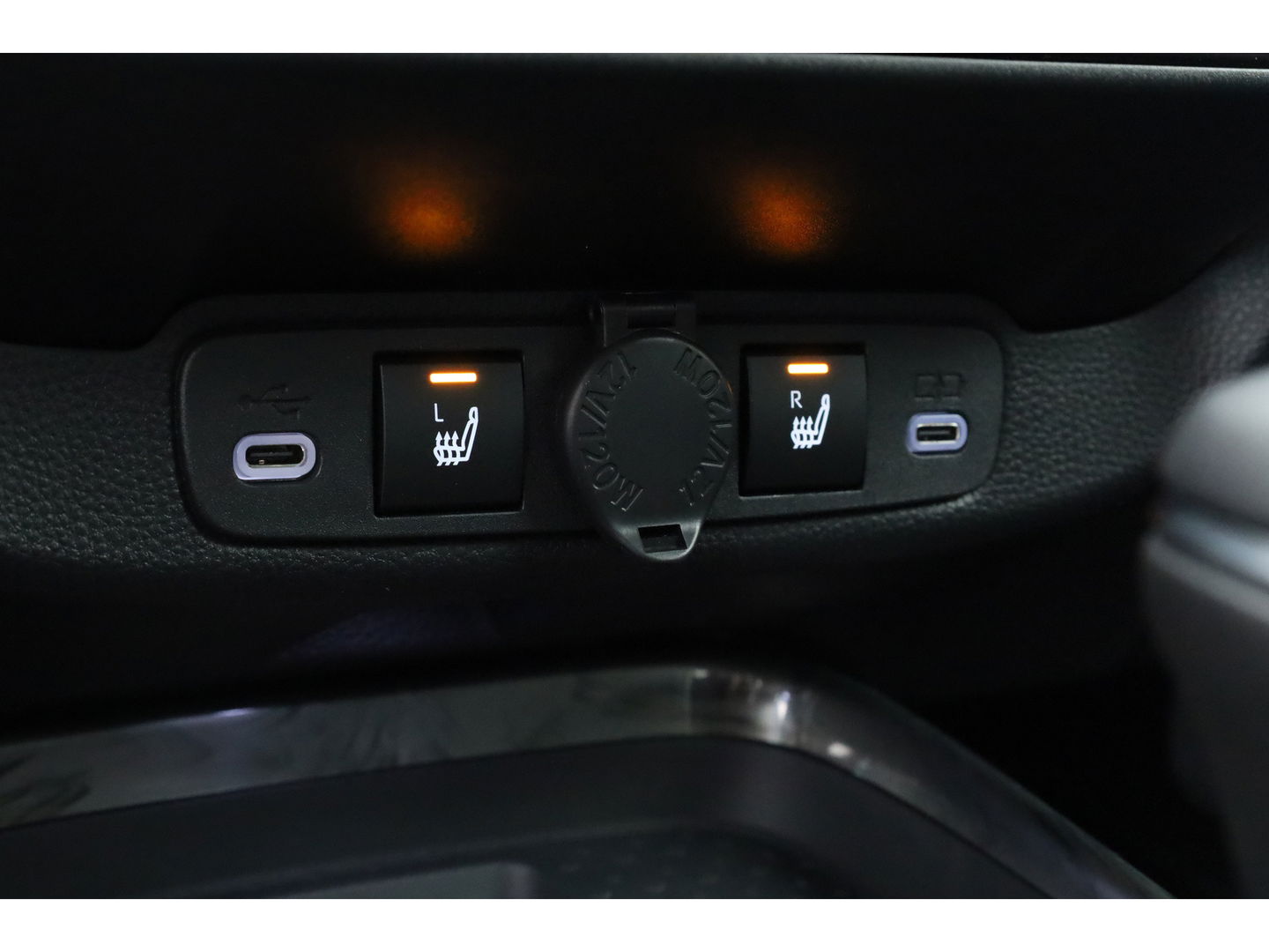 Toyota Aygo X Hybrid 115 GR Sport | Direct Leverbaar | Camera | Adapt. Cruise | JBL Audio | Keyless | Stoelverw. | Apple CarPlay |