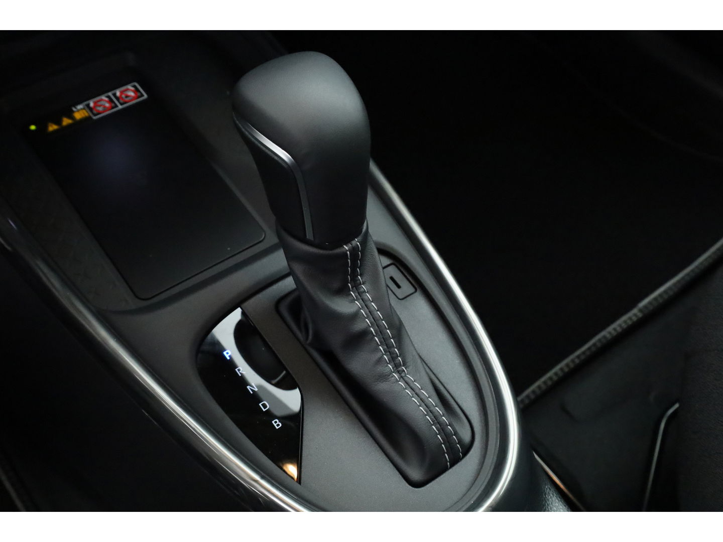 Toyota Aygo X Hybrid 115 GR Sport | Direct Leverbaar | Camera | Adapt. Cruise | JBL Audio | Keyless | Stoelverw. | Apple CarPlay |