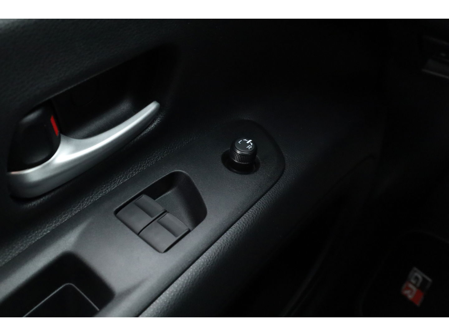 Toyota Aygo X Hybrid 115 GR Sport | Direct Leverbaar | Camera | Adapt. Cruise | JBL Audio | Keyless | Stoelverw. | Apple CarPlay |