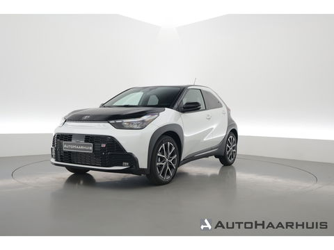 Toyota Aygo X Hybrid 115 GR Sport | Direct Leverbaar | Camera | Adapt. Cruise | JBL Audio | Keyless | Stoelverw. | Apple CarPlay |